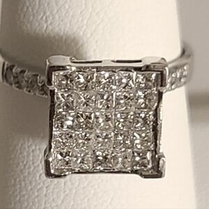 14 Kt White Gold Diamond Engagement Ring Cluster Setting .81 CT Size 8.5